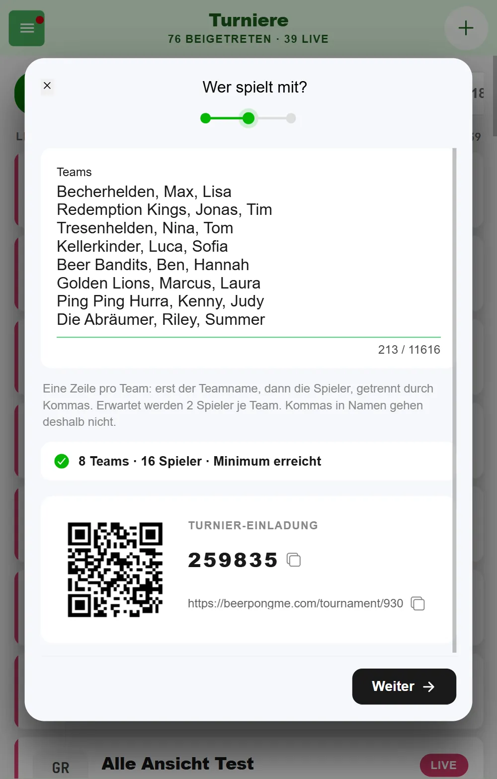 Zweiter Schritt „Wer spielt mit?" in BeerpongMe: acht Beerpong-Teams mit je zwei Spielern als Liste eingetragen, die Anzeige „8 Teams, 16 Spieler, Minimum erreicht" und darunter der QR-Code mit sechsstelligem Einladungscode