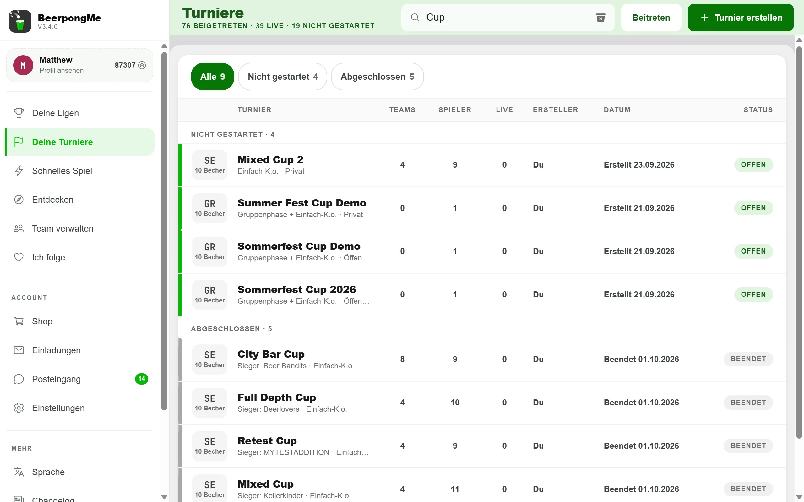 Turnier-Übersicht im BeerpongMe-Dashboard am Computer mit Seitenmenü für Ligen, Turniere, Schnelles Spiel, Entdecken und Teams sowie einer Liste offener und abgeschlossener Beerpong-Turniere